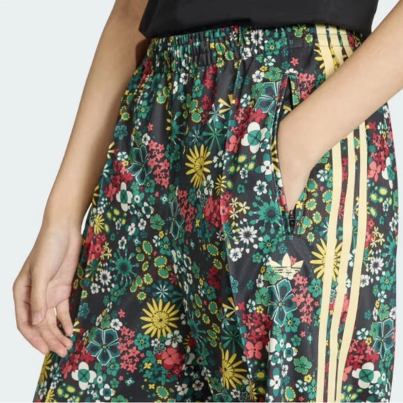 ADIDAS ORIGINALS X LIBERTY LONDON FIREBIRD TRACKPANTS Wm Sz S NWT - Picture 4 of 9